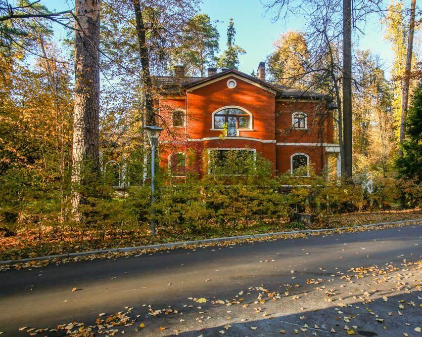 2-этажный коттедж 1 170 м² без отделки