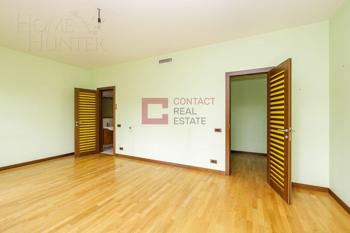 3-этажный таунхаус 350 м² с отделкой