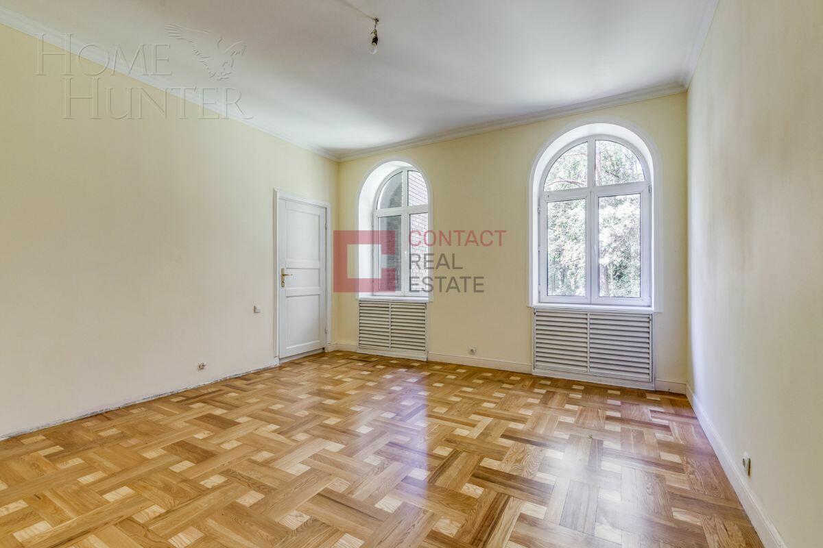 3-этажный коттедж 8 755 м² с отделкой