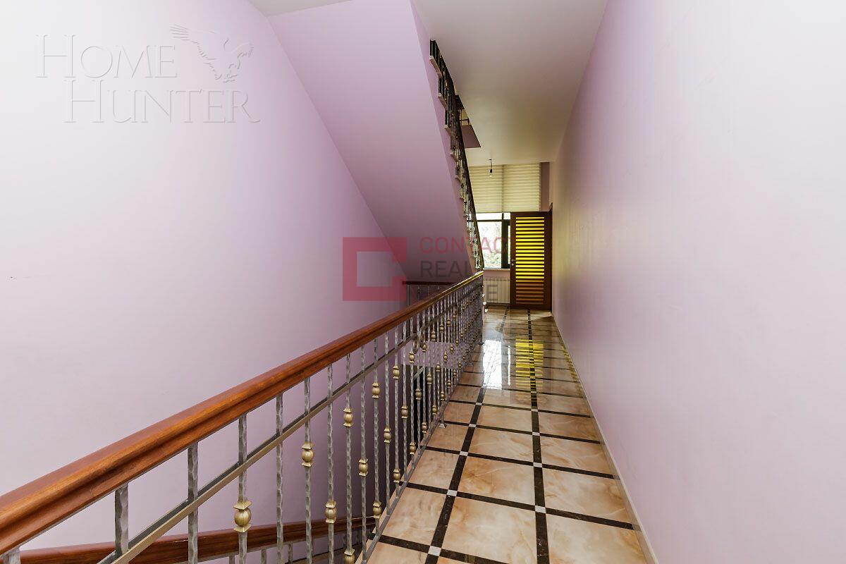 3-этажный таунхаус 350 м² с отделкой