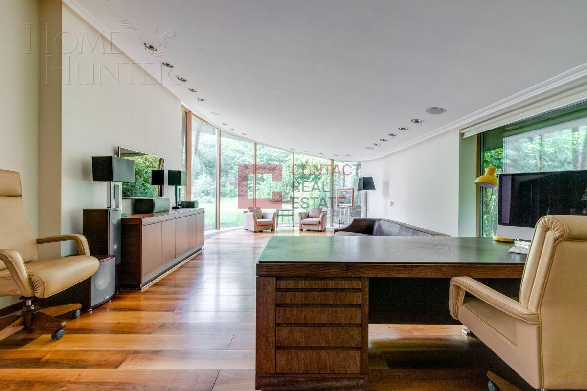 2-этажный коттедж 1 360 м² с отделкой