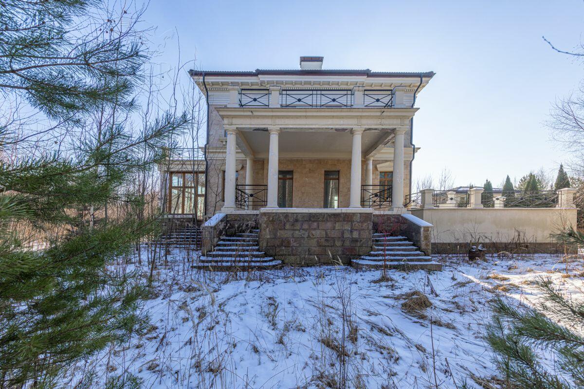 2-этажный коттедж 680 м² без отделки