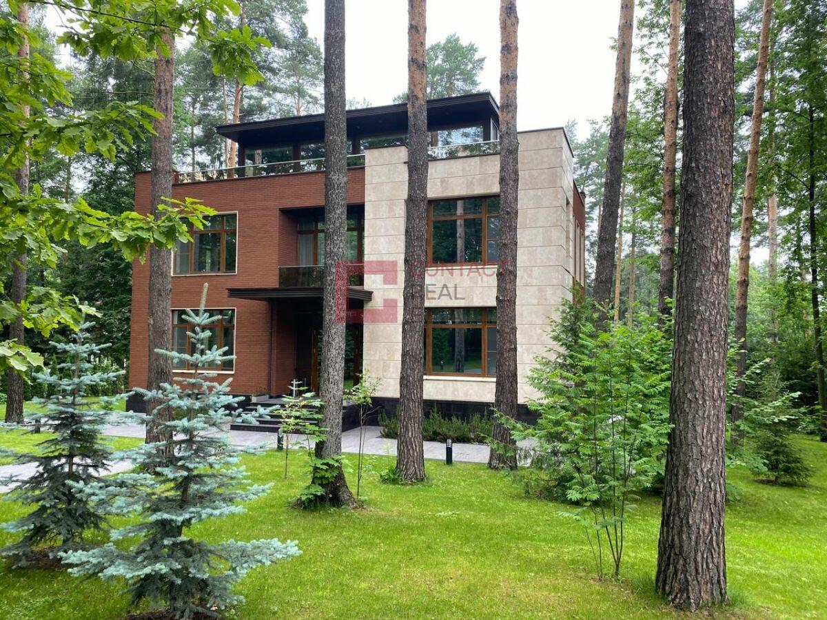 3-этажный коттедж 450 м² с отделкой