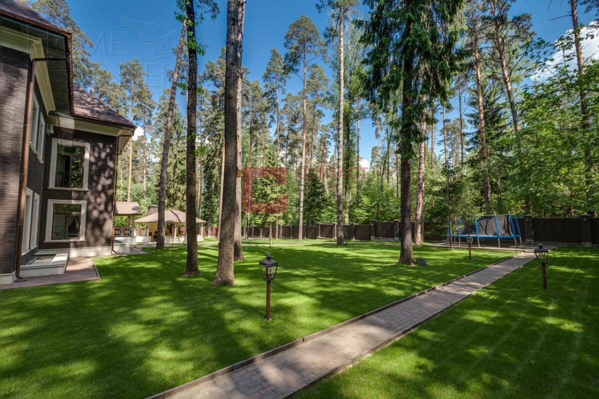 2-этажный коттедж 850 м² с отделкой