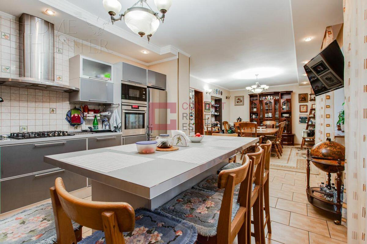 2-этажный коттедж 880 м² с отделкой