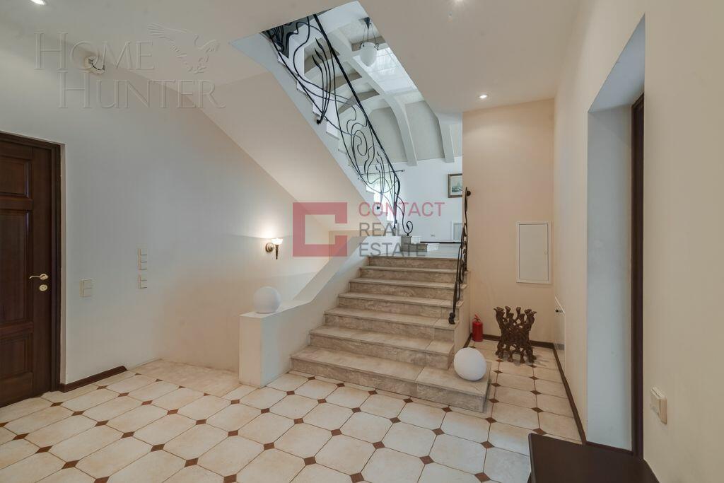 2-этажный коттедж 400 м² с отделкой