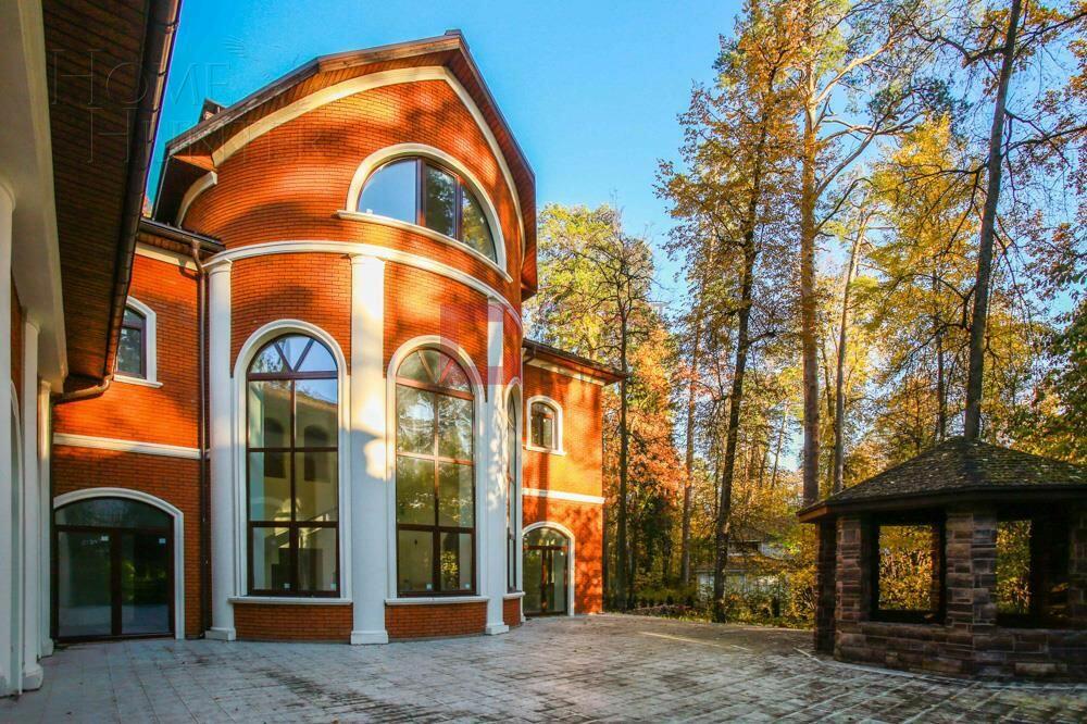 2-этажный коттедж 1 170 м² без отделки