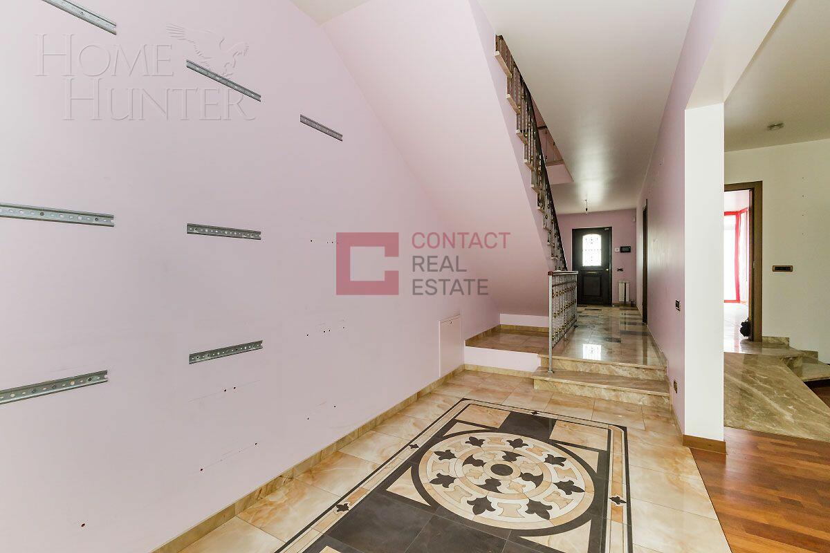 3-этажный таунхаус 350 м² с отделкой