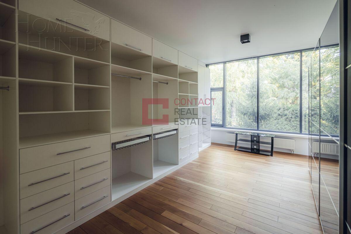 2-этажный коттедж 1 853 м² с отделкой