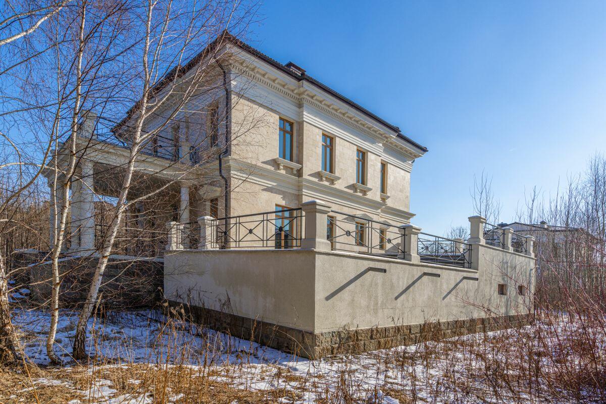 2-этажный коттедж 680 м² без отделки