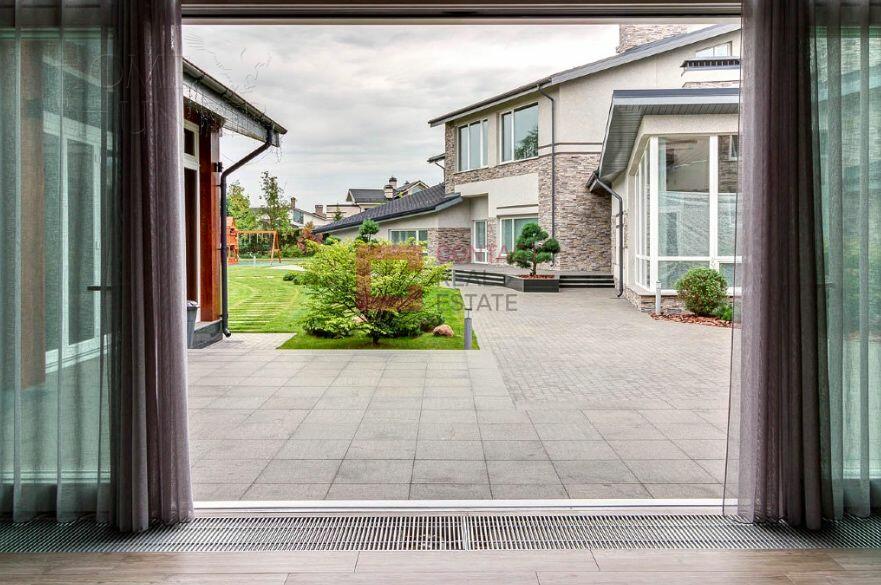 2-этажный коттедж 1 700 м² без отделки