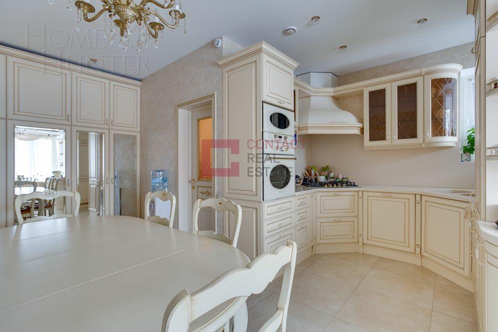 3-этажный таунхаус 300 м² с отделкой