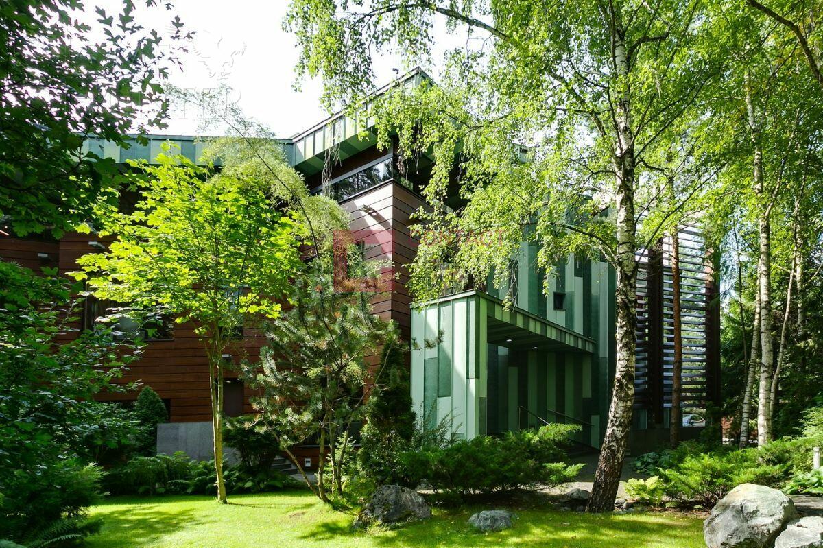 2-этажный коттедж 1 750 м² с отделкой