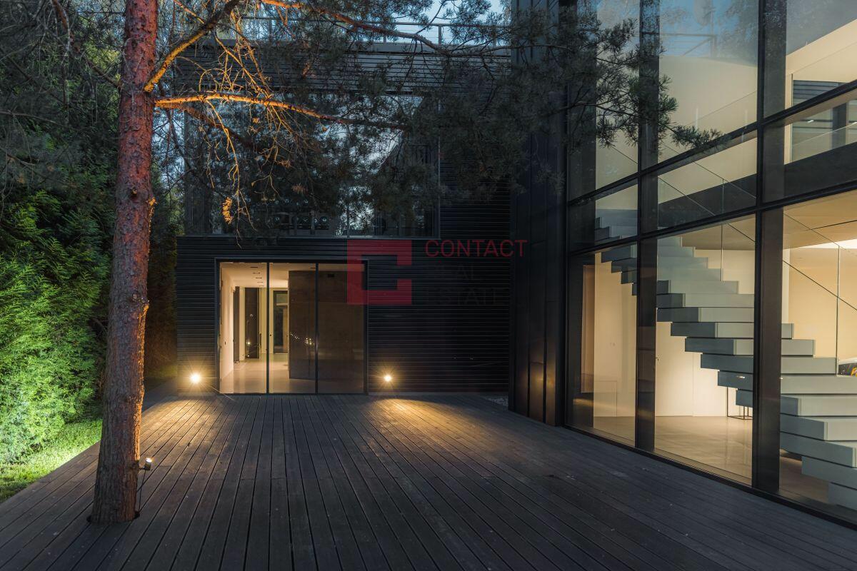 2-этажный коттедж 1 853 м² с отделкой