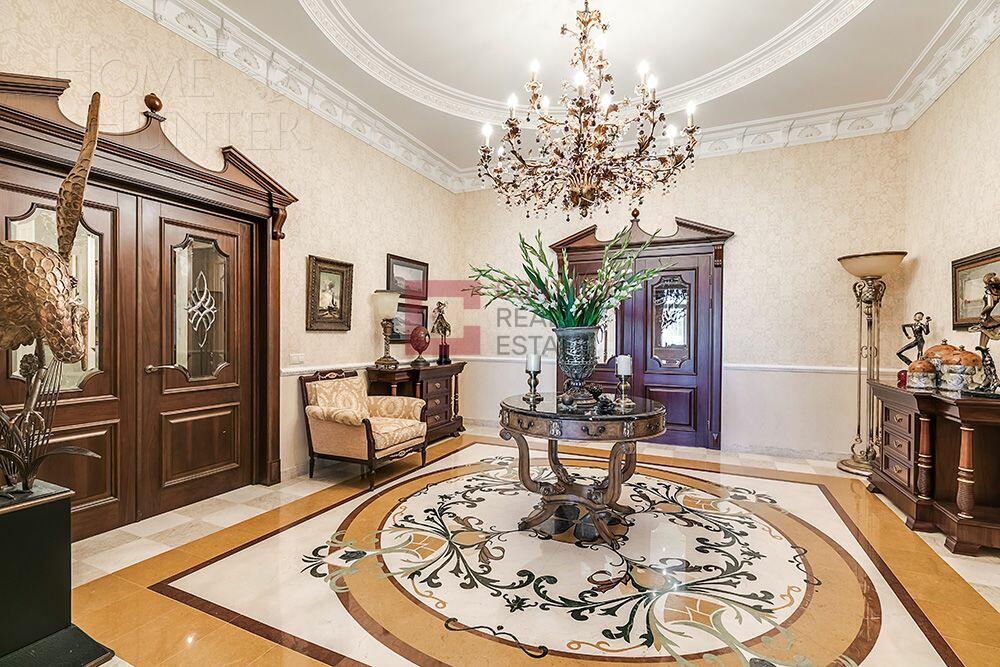 2-этажный коттедж 1 950 м² с отделкой