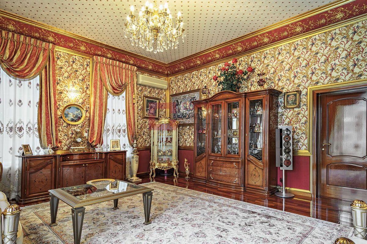 2-этажный коттедж 250 м² с отделкой