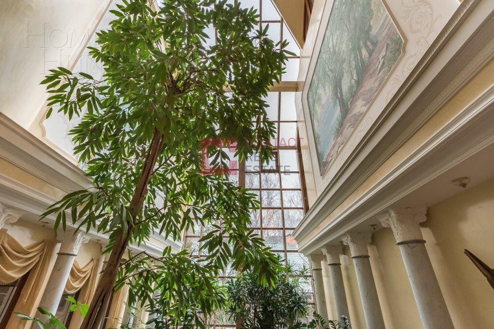 2-этажный коттедж 1 180 м² с отделкой