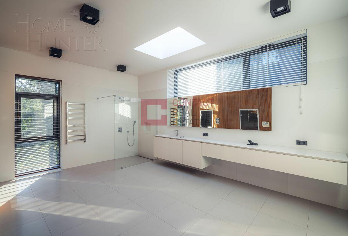 2-этажный коттедж 1 853 м² с отделкой