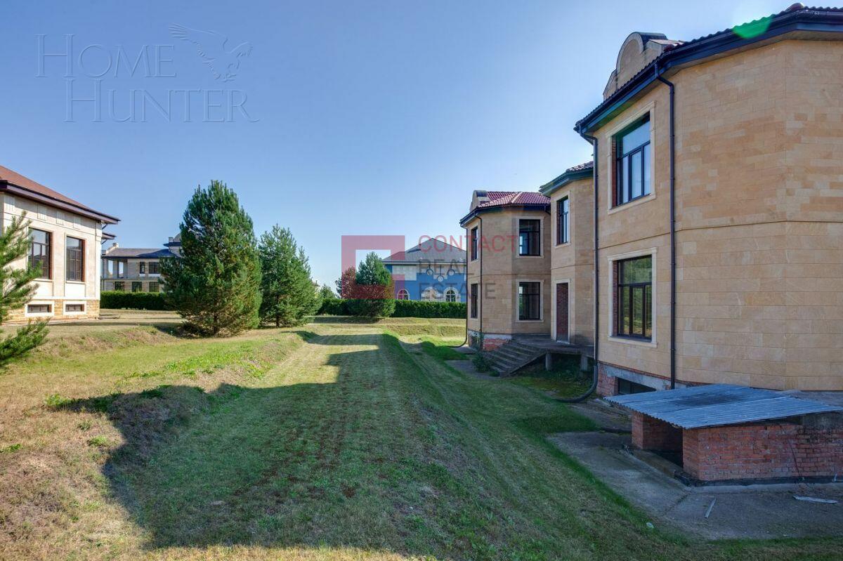 2-этажный коттедж 974 м² без отделки