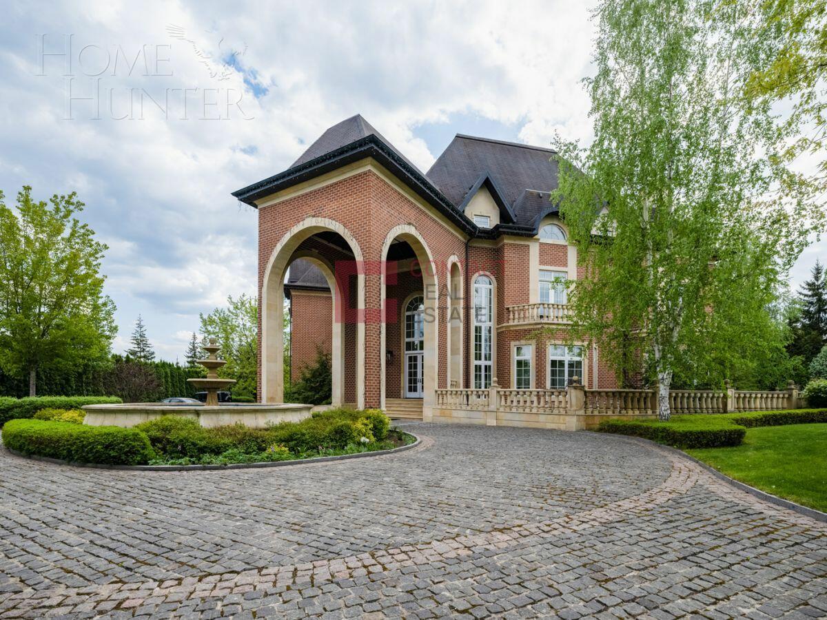 2-этажный коттедж 14 500 м² с отделкой