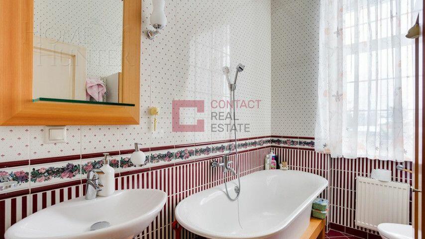 2-этажный коттедж 1 700 м² с отделкой