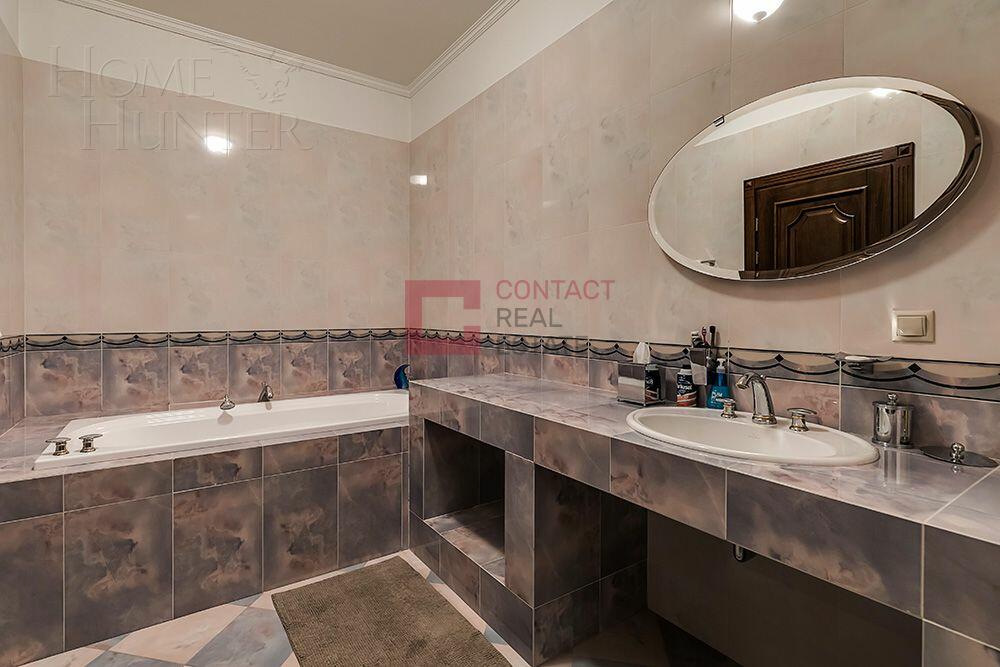 2-этажный коттедж 1 950 м² с отделкой