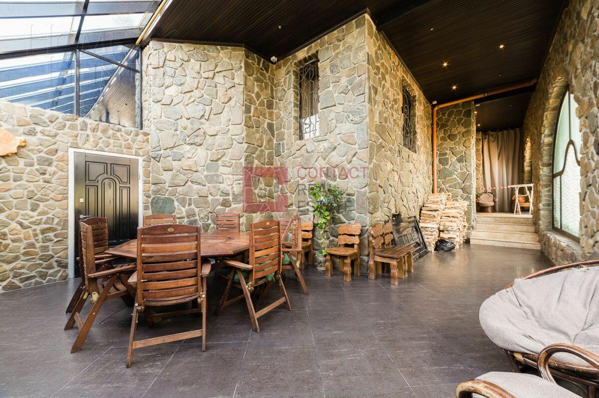 6-этажный коттедж 1 200 м² с отделкой