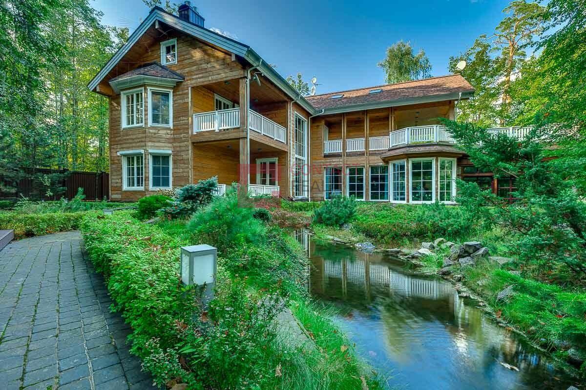 2-этажный коттедж 1 300 м² с отделкой