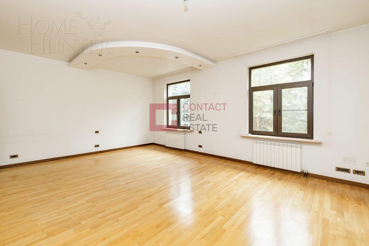 3-этажный таунхаус 350 м² с отделкой