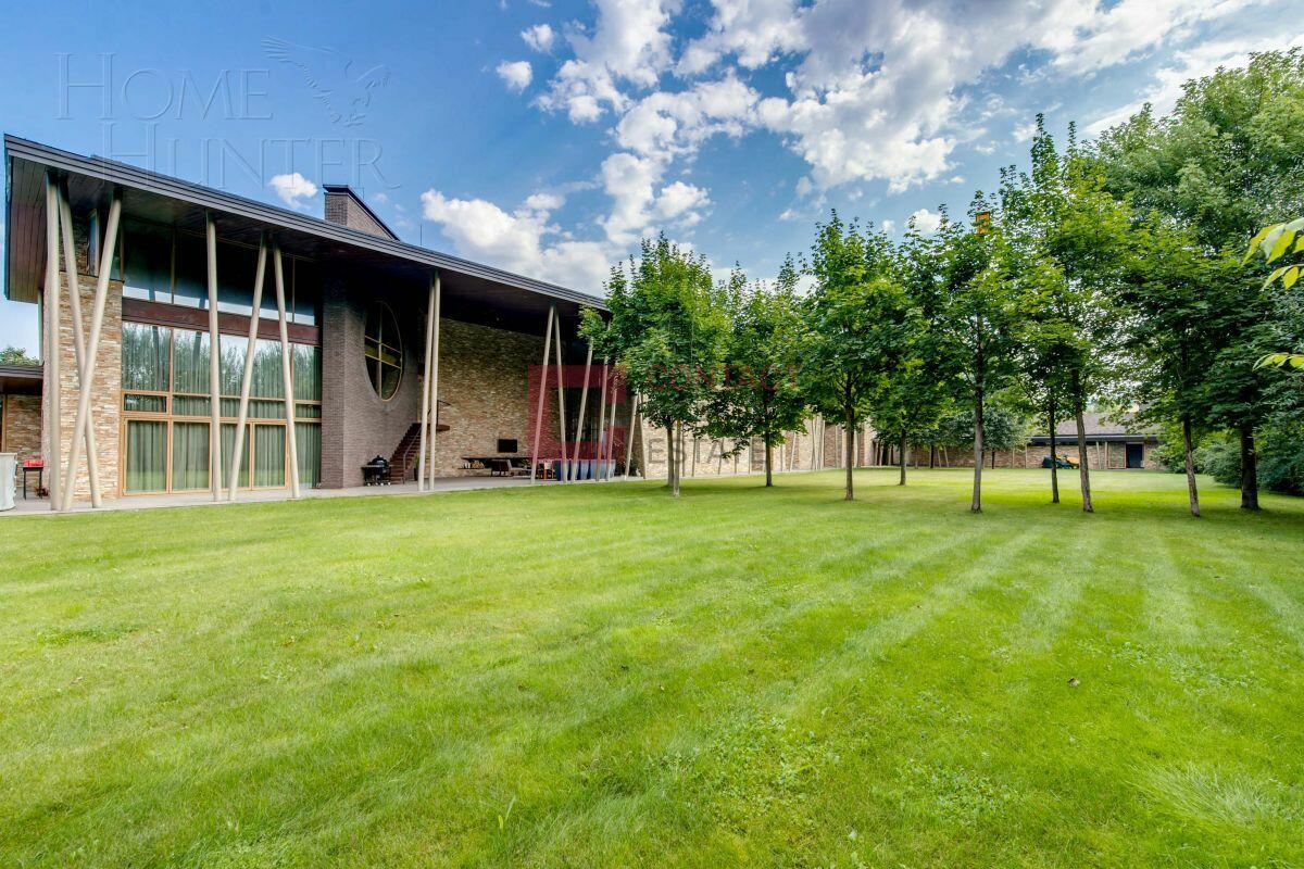 2-этажный коттедж 1 360 м² с отделкой