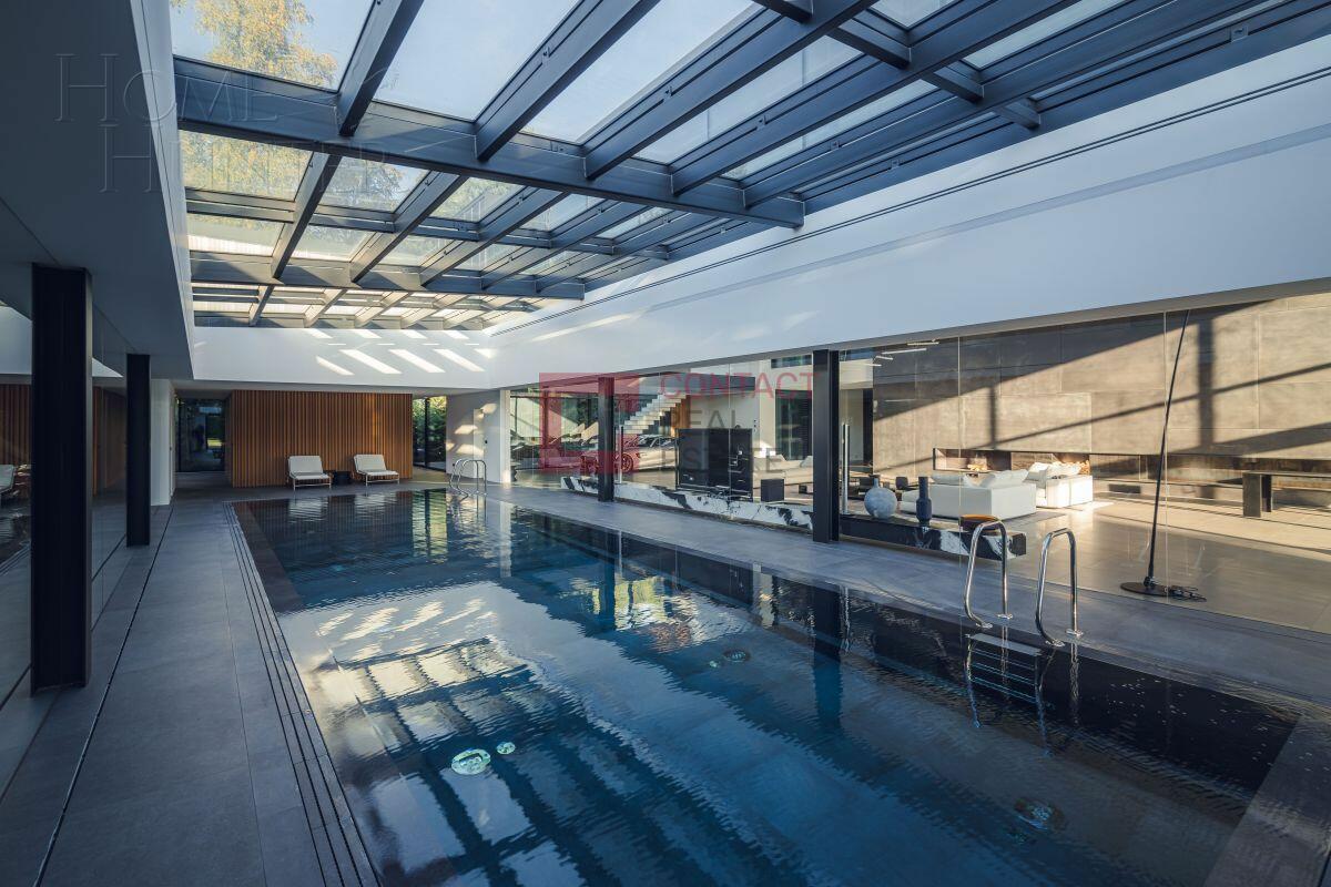 2-этажный коттедж 1 853 м² с отделкой