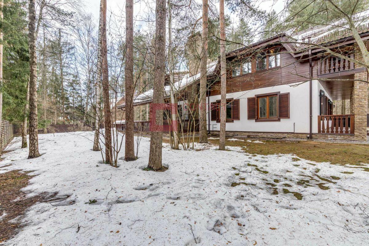 2-этажный коттедж 640 м² без отделки