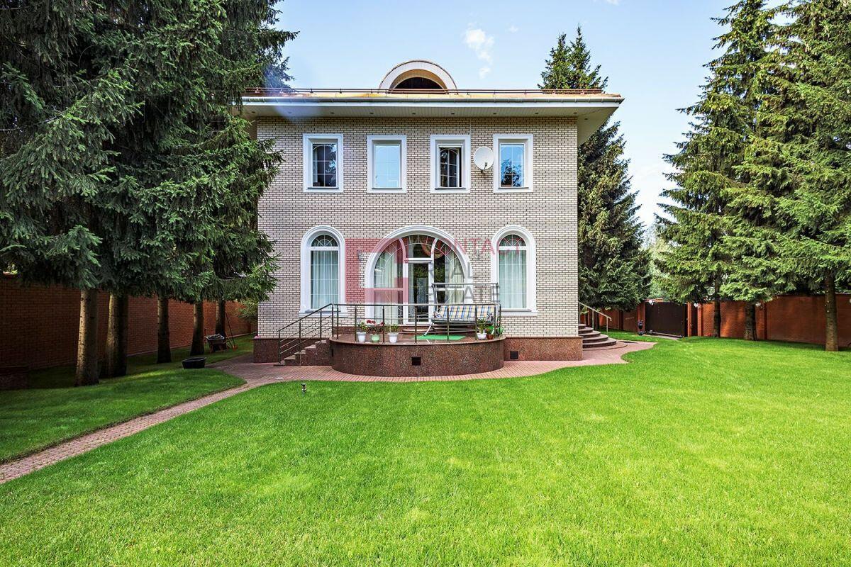 2-этажный коттедж 250 м² с отделкой