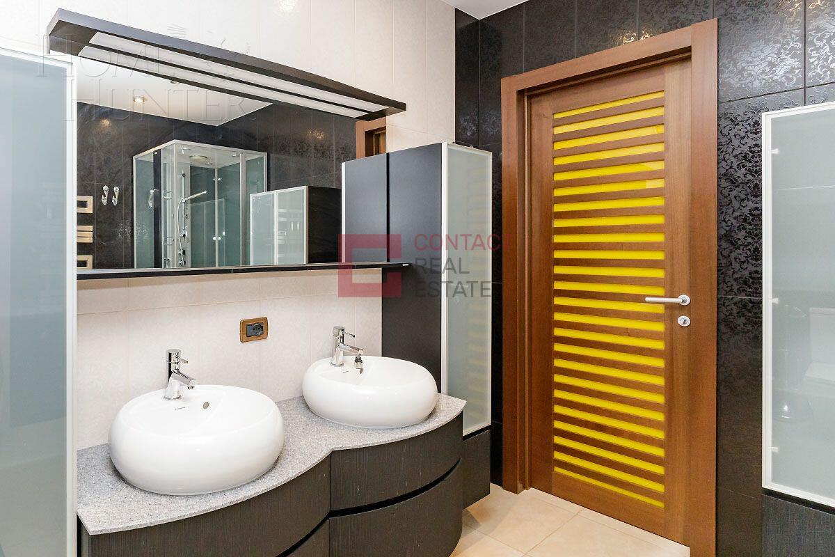 3-этажный таунхаус 350 м² с отделкой