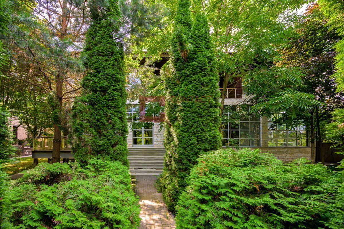 2-этажный коттедж 940 м² с отделкой