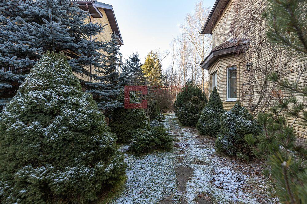 2-этажный коттедж 300 м² с отделкой