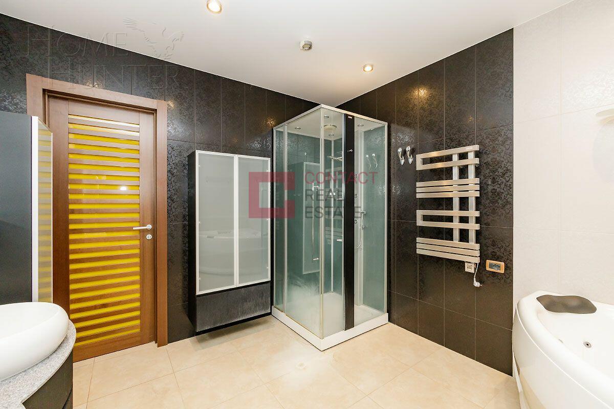 3-этажный таунхаус 350 м² с отделкой