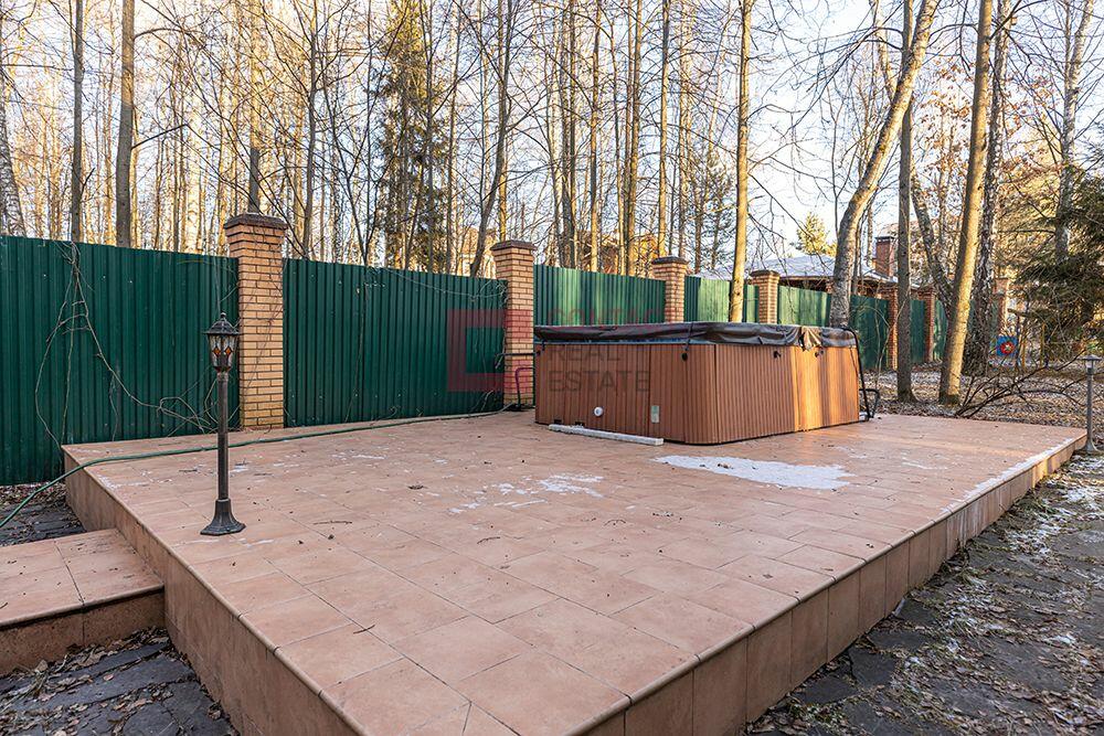 2-этажный коттедж 300 м² с отделкой