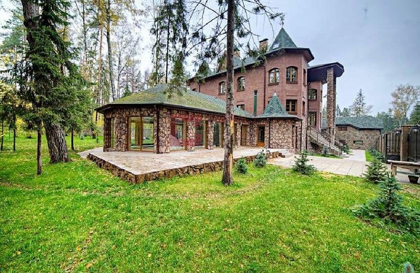 2-этажный коттедж 1 500 м² с отделкой