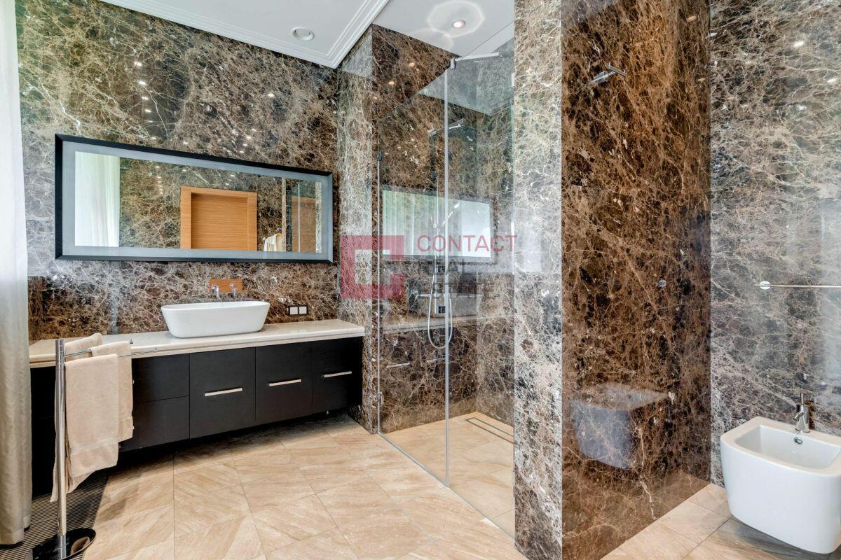 2-этажный коттедж 1 360 м² с отделкой