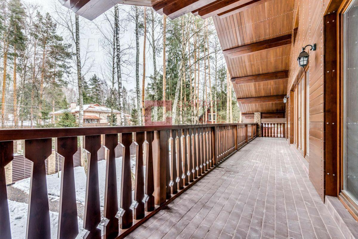 2-этажный коттедж 640 м² без отделки