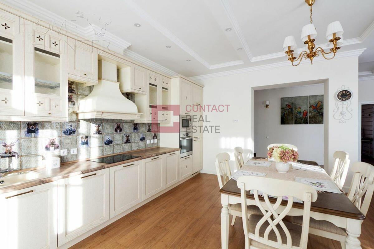 3-этажный таунхаус 445 м² с отделкой