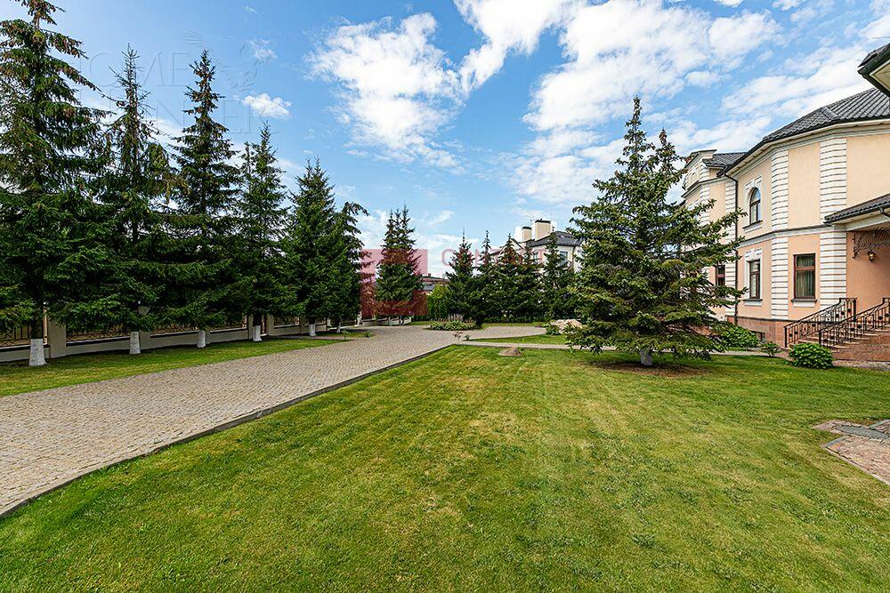 2-этажный коттедж 1 950 м² с отделкой