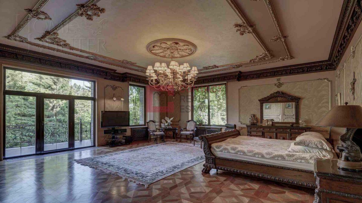 2-этажный коттедж 2 500 м² с отделкой