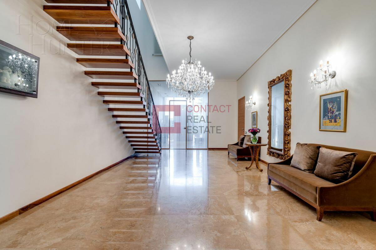 2-этажный коттедж 1 360 м² с отделкой