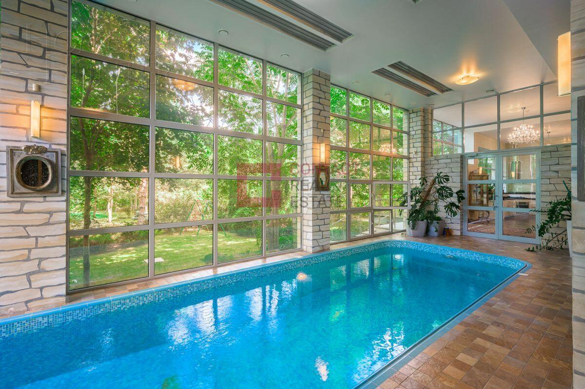 2-этажный коттедж 940 м² с отделкой