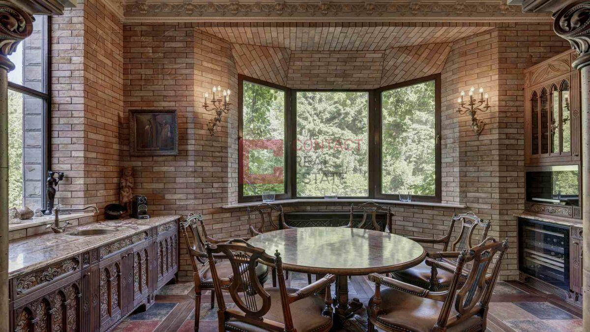 2-этажный коттедж 2 500 м² с отделкой