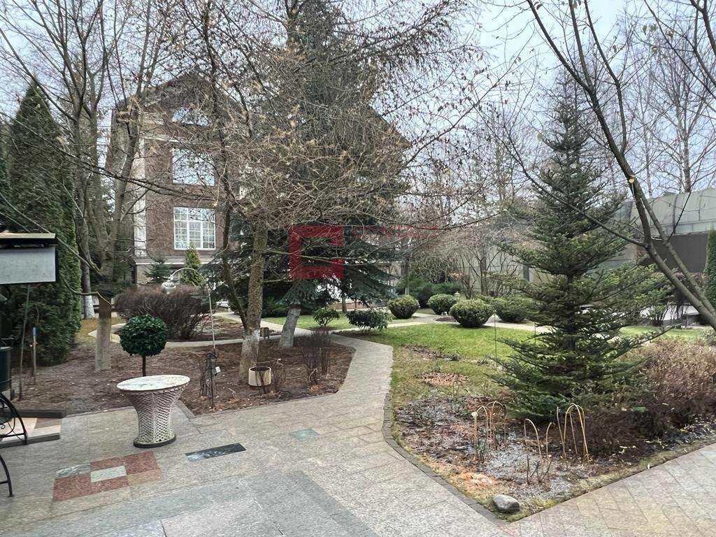 2-этажный коттедж 1 200 м² с отделкой