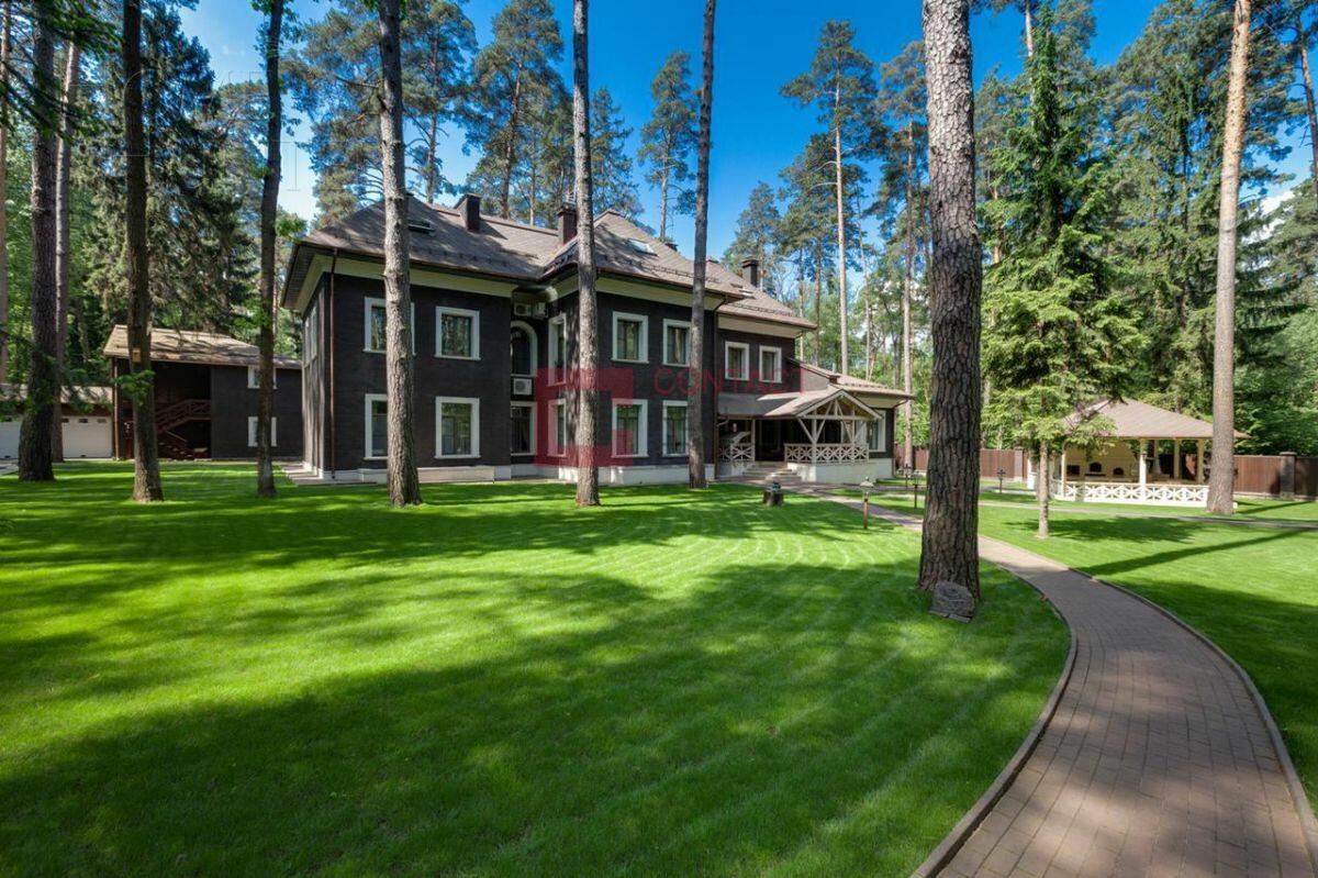 2-этажный коттедж 850 м² с отделкой