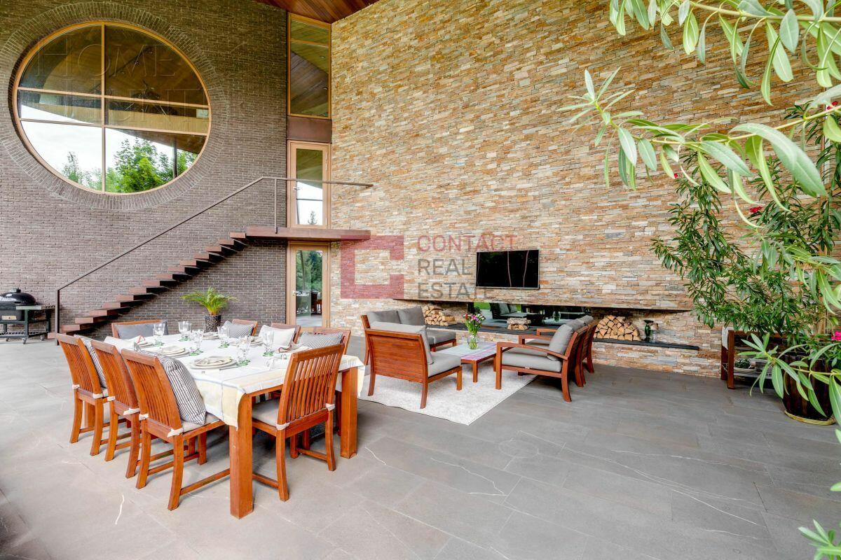 2-этажный коттедж 1 360 м² с отделкой